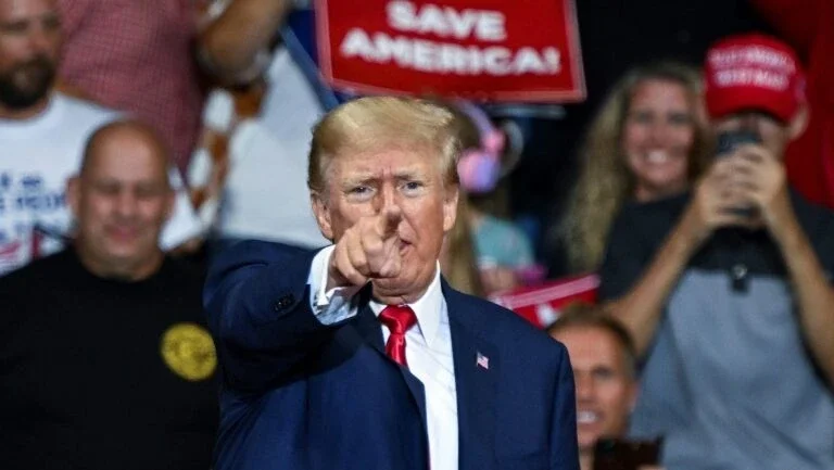 "Todo mundo quer que eu concorra em 2024", afirma Donald Trump