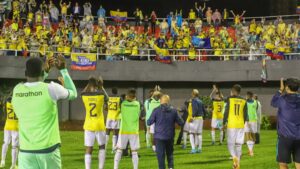 Em alta no Santos, Angulo sonha com Copa do Mundo pelo Equador