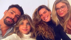 Ex-casais famosos que se dão bem após o término do relacionamento 16 Ex-casais famosos que se dão bem após o término do relacionamento