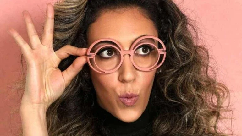 Influencer Chantal Goldfinger indica os óculos ideais para cada tipo de rosto