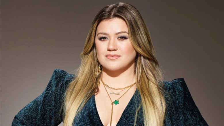 Kelly Clarkson celebra 20 anos de ‘American Idol’ e se emociona: ‘Mudou o curso da minha vida’