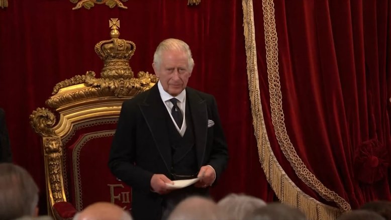 Charles III é formalmente proclamado rei em cerimônia no Reino Unido