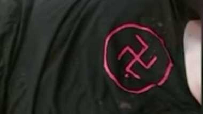 Rússia libera vídeo de corpo de atirador que invadiu escola