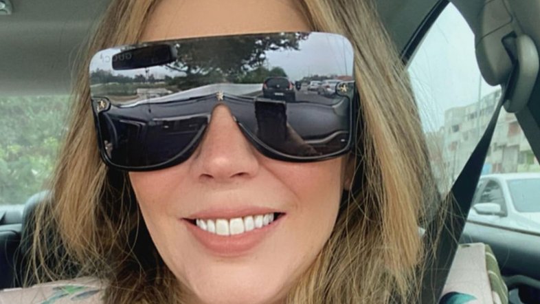 Simony posa antes de sessão de quimioterapia: ‘Assim enfrento as minhas batalhas’