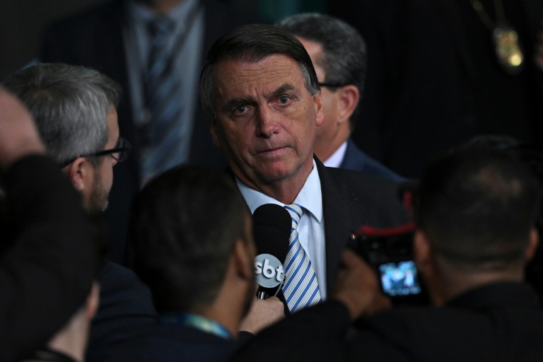 Bolsonaro aceitará eventual derrota se 'nada de anormal' acontecer