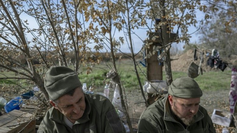 Caminhoneiros e humor de guerra no exército improvisado ucraniano que luta por Kherson