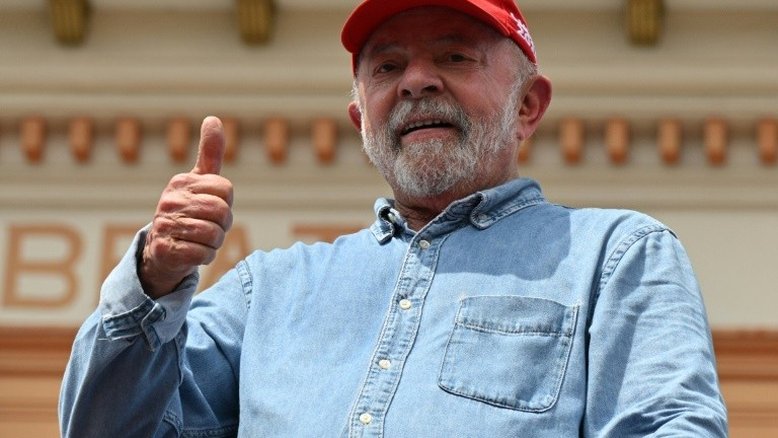 Lula rechaça afirmação de Bolsonaro de que bom desempenho do PT no nordeste seja relacionado ao anafalbetismo