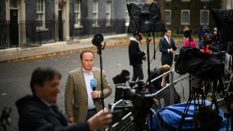 Reino Unido vive nova disputa pelo poder, com possibilidade de volta de Johnson