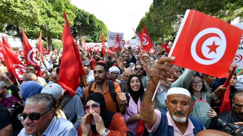 Tunisianos protestam contra presidente Saied e crise econômica