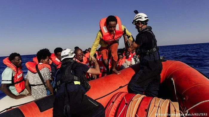 Itália de Meloni deverá impor maiores obstáculos a migrantes