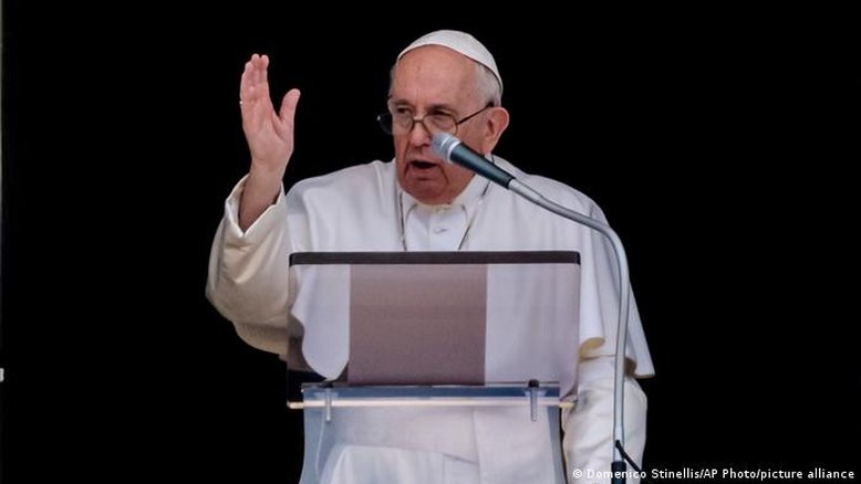 Preocupado com ameaça nuclear, papa Francisco pede fim da guerra a Putin