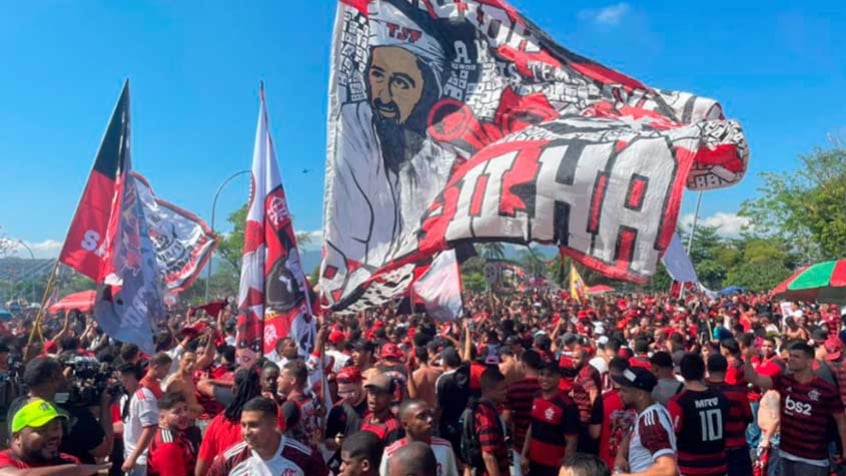 Nação abraça o Flamengo no último jogo no Rio de Janeiro antes da final da  Libertadores - ISTOÉ Independente