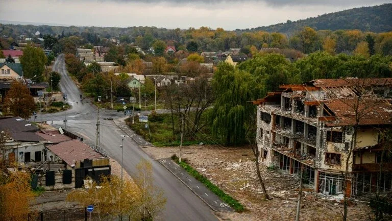 Separatistas pró-Rússia acusam Ucrânia de matar moradores de Kherson durante operação de retirada