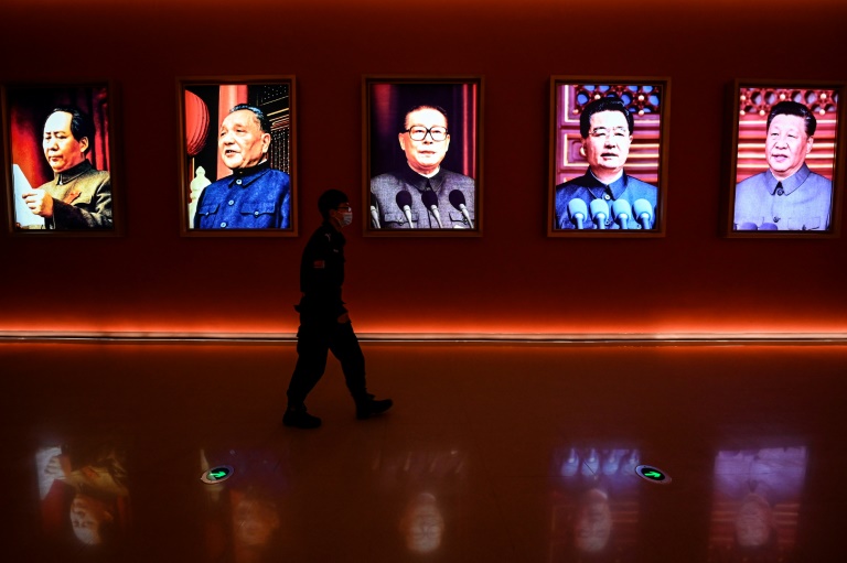 Partido Comunista da China se reúne para reeleger Xi Jinping