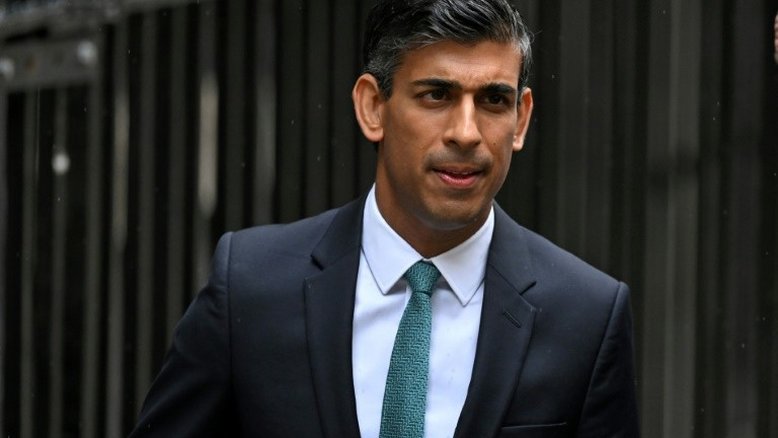 Novo primeiro-ministro britânico adia apresentação de plano econômico decisivo