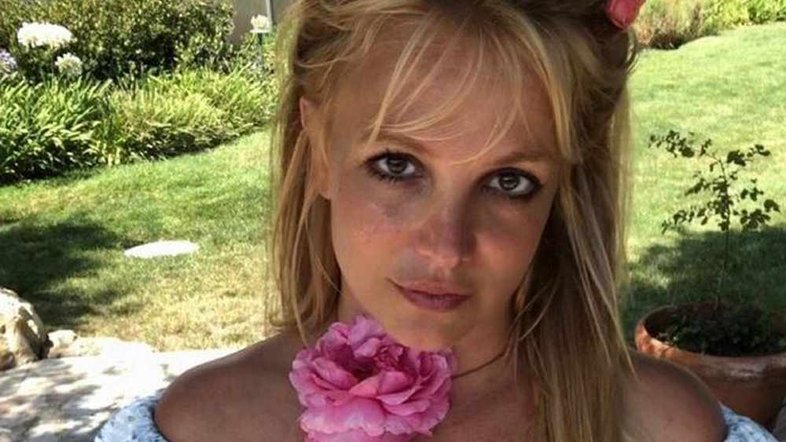 Briga com a mãe faz Britney Spears deletar Instagram: 'Tapa tão forte'