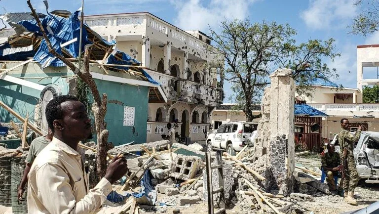Ataque islamita em hotel da Somália deixou nove mortos e 47 feridos (oficial)