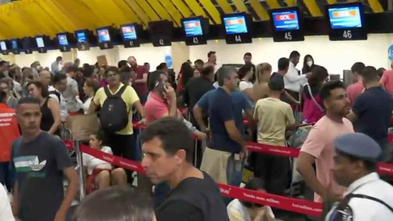 Congonhas tem mais de 70 voos cancelados após avião sair da pista