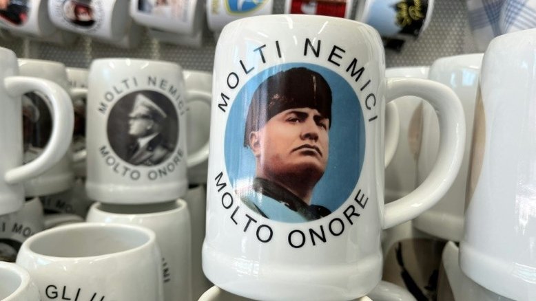 Um século depois, a indulgência de certos italianos com Mussolini persiste