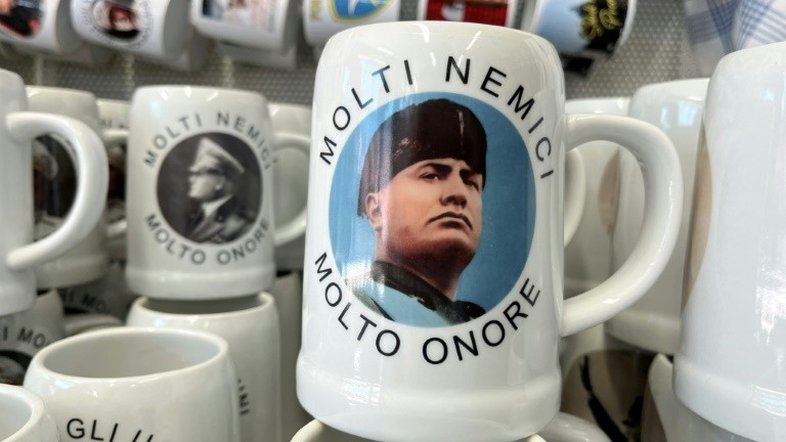 Um século depois, a indulgência de certos italianos com Mussolini persiste