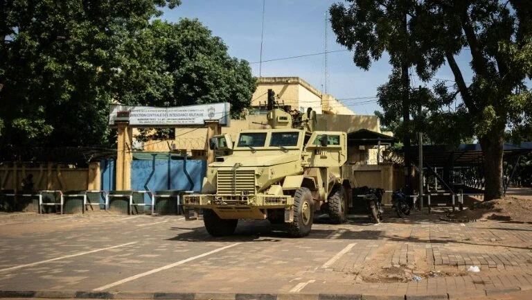 Tensão nas ruas de Burkina Faso após golpe de Estado