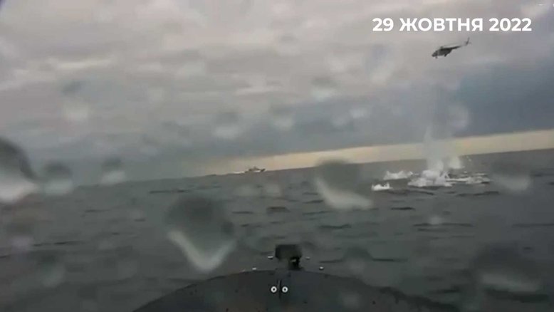 Vídeo divulgado pela Ucrânia mostra drone naval atingindo fragata russa