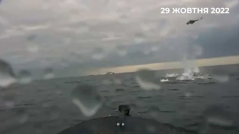 Vídeo divulgado pela Ucrânia mostra drone naval atingindo fragata russa