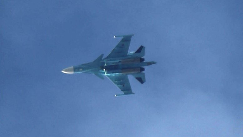 Avião militar russo cai em zona residencial perto da Ucrânia