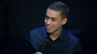 Eleito deputado, bolsonarista Nikolas Ferreira debocha de falas de Lula durante debate
