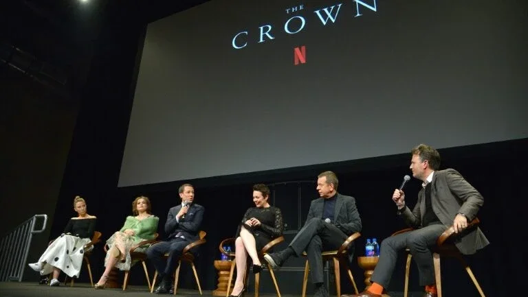 The Crown: Netflix acrescenta aviso para lembrar que série é fictícia