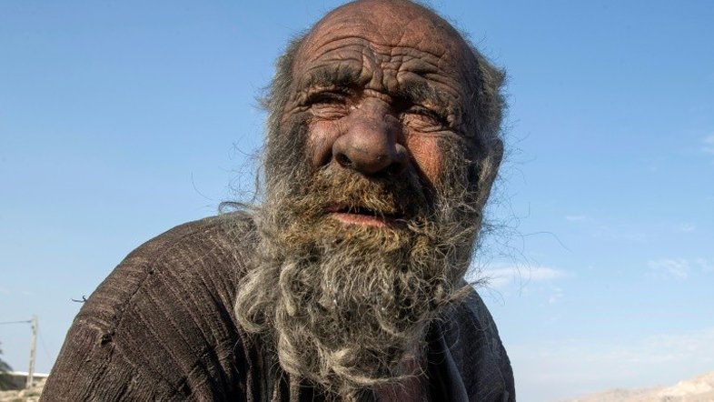 'Homem mais sujo do mundo' morre aos 94 anos