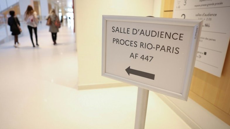 Julgamento do voo Rio-Paris revisa série de incidentes antes da tragédia