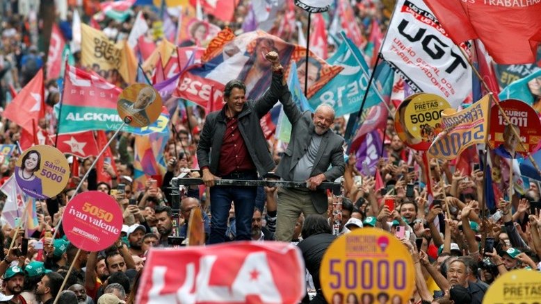 Bolsonaro e Lula se enfrentam em primeiro turno de alta tensão no Brasil