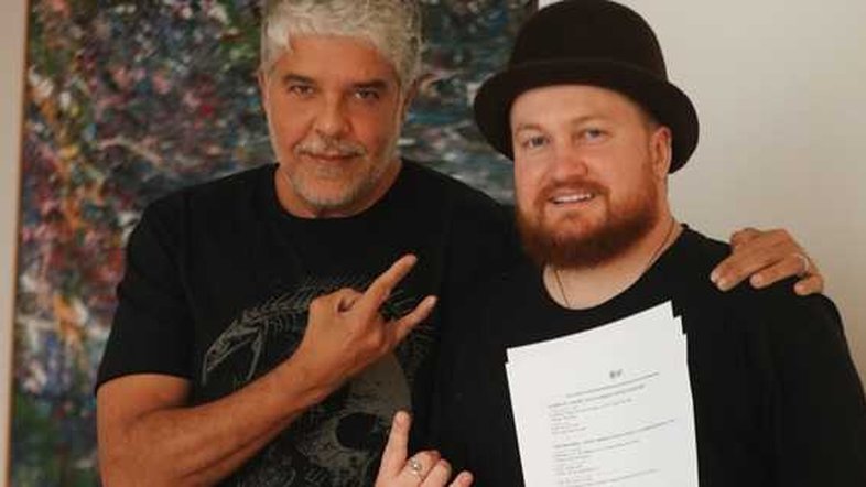 Guto Dufrayer, Head/A & R da Liboo e Virgin Music Brasil, ao lado do cantor Rese