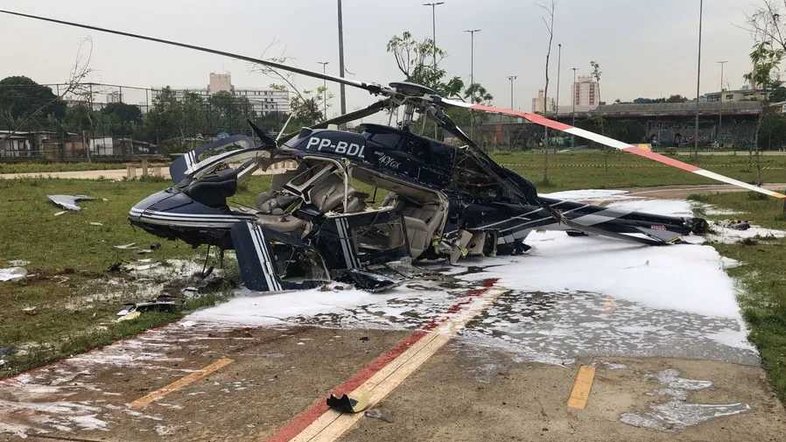 Helicóptero cai na zona sul de São Paulo