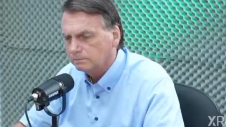 Jair Bolsonaro é acusado de pedofilia ao dizer que ‘pintou um clima’ com garota de 14 anos