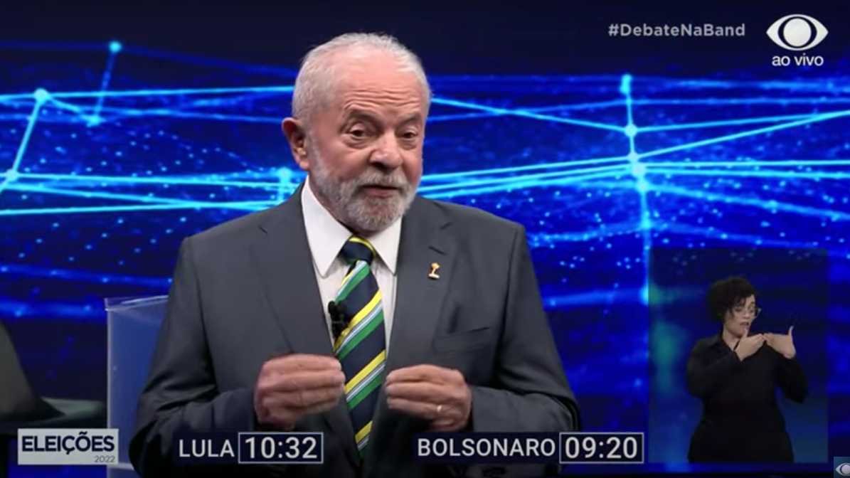 Debate: Lula usa broche s&iacute;mbolo do combate &agrave; explora&ccedil;&atilde;o sexual infantil -  ISTO&Eacute; Independente