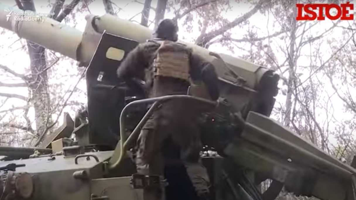 Ucranianos resgatam armas russas para se defender de invasão