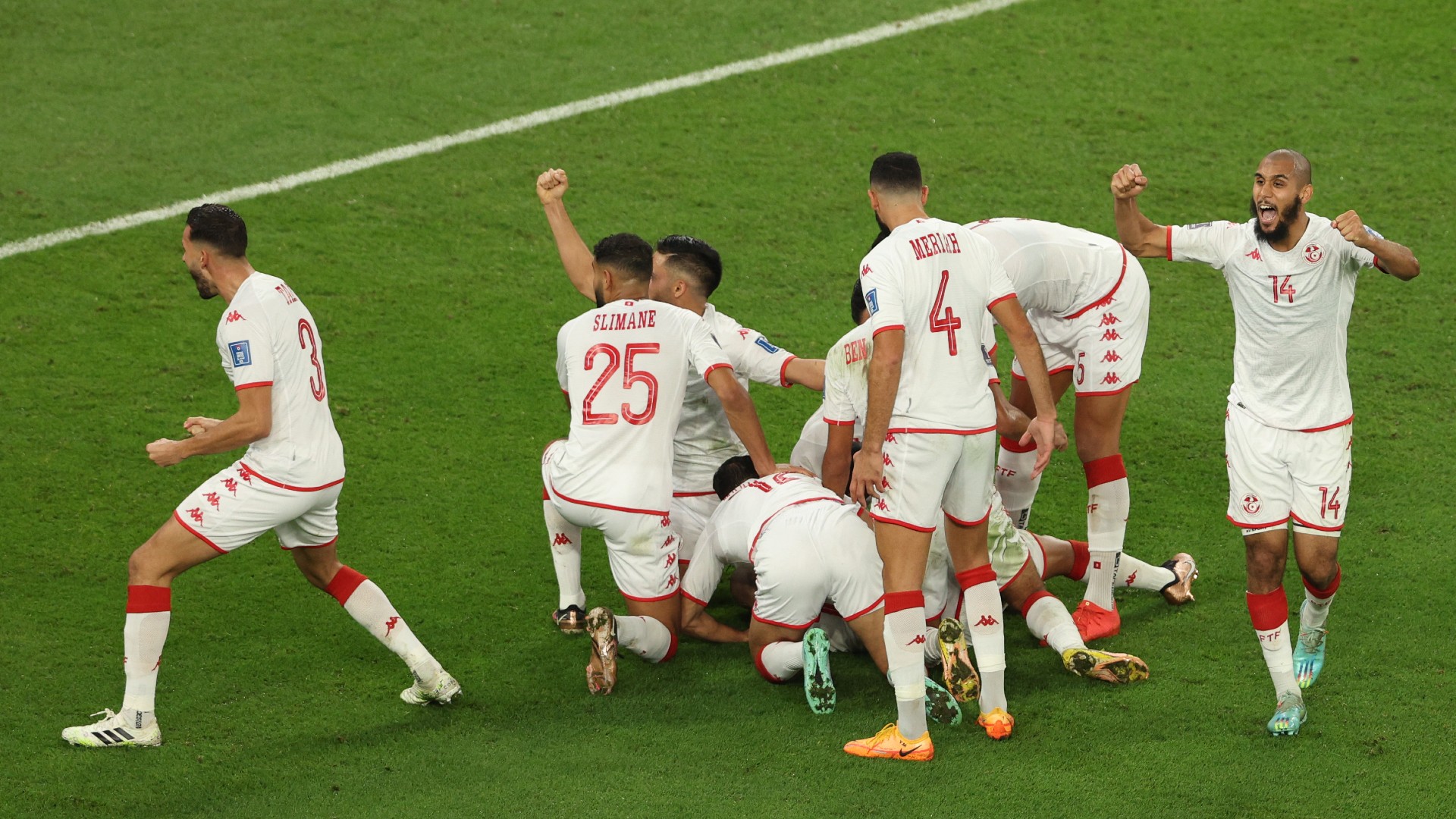 Tunísia vence time reserva da França, mas se despede da Copa do Mundo