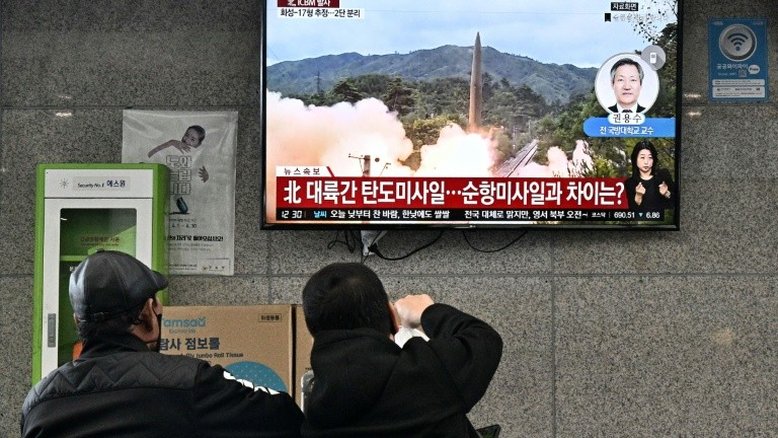 Coreia do Norte dispara míssil balístico após alerta sobre resposta "feroz"