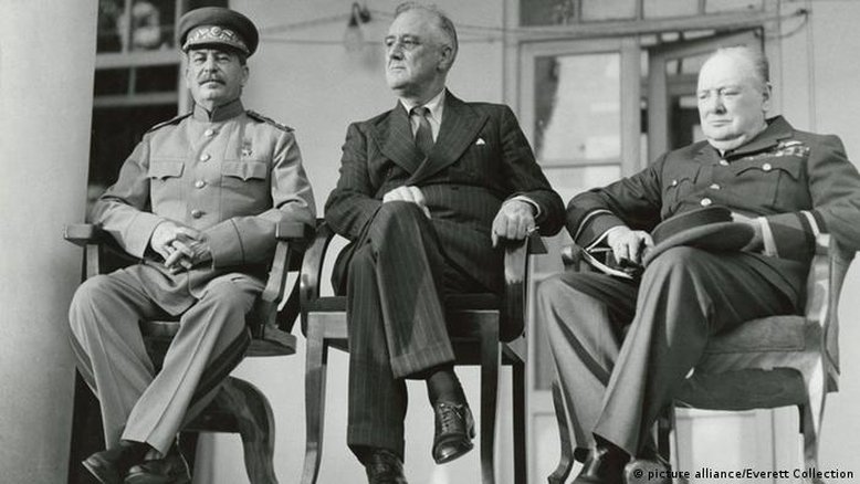 1943: Churchill, Roosevelt e Stalin combinam ataque à Alemanha nazista