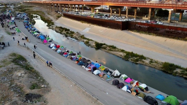 Juiz dos EUA dá 5 semanas para governo se preparar para fim de bloqueio de migrantes