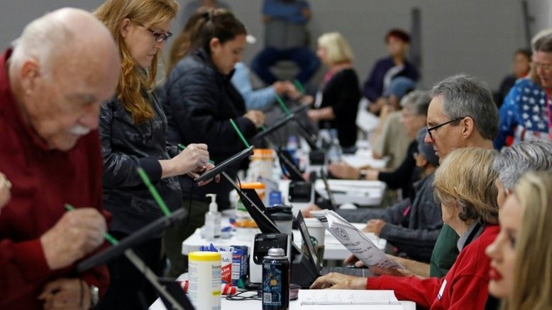 Divididos, os Estados Unidos esperam veredicto eleitoral sobre Biden