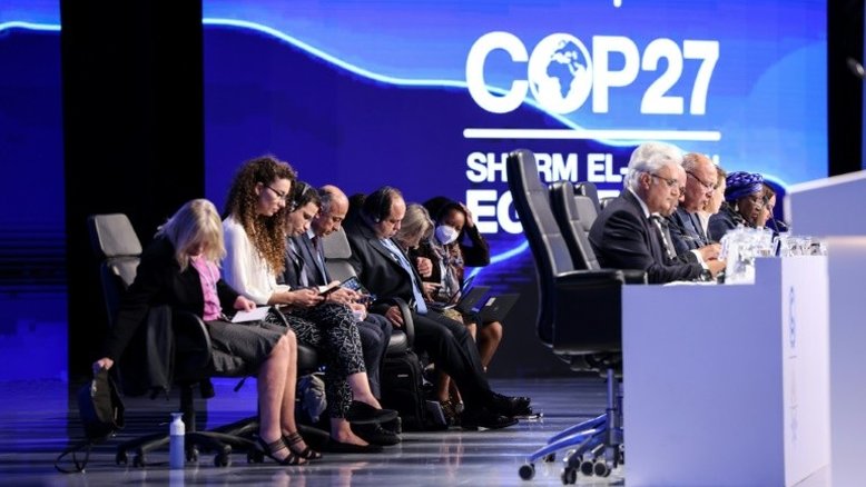 COP27 termina com entrega de acordo sobre “perdas e danos”, mas pouca coisa a mais