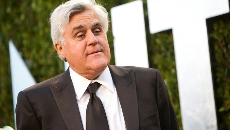Seis dias após ter alta hospital por queimaduras, Jay Leno se envolve em acidente de carro
