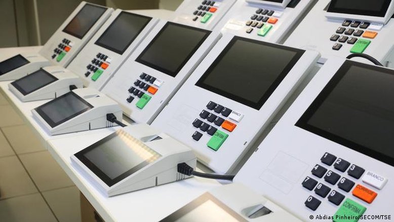 Defesa entrega relatório sobre o sistema eleitoral sem apontar fraude