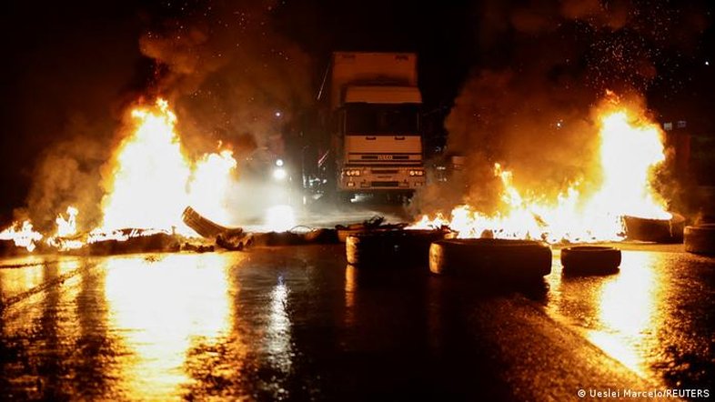 STF manda liberar rodovias bloqueadas por bolsonaristas