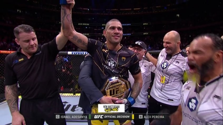 Alex Poatan vence Israel Adesanya de forma heroica e conquista cinturão no UFC 281; confira