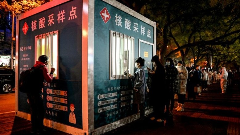 Cidades chinesas aliviam medidas anticovid e cancelam testes em massa