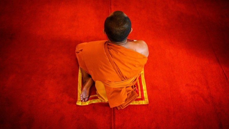 Monges de templo budista na Tailândia testam positivo para metanfetamina